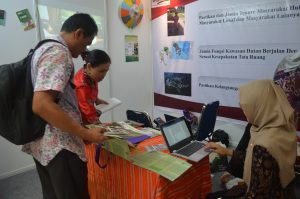 Pengunjung Stand WGT - Pesona 2016